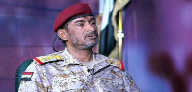 الفريق بن عزيز لا يرى منطقة وسطى بين الدولة والمليشيات: السلاح مقابل السلام أو الحسم العسكري(حوار)
