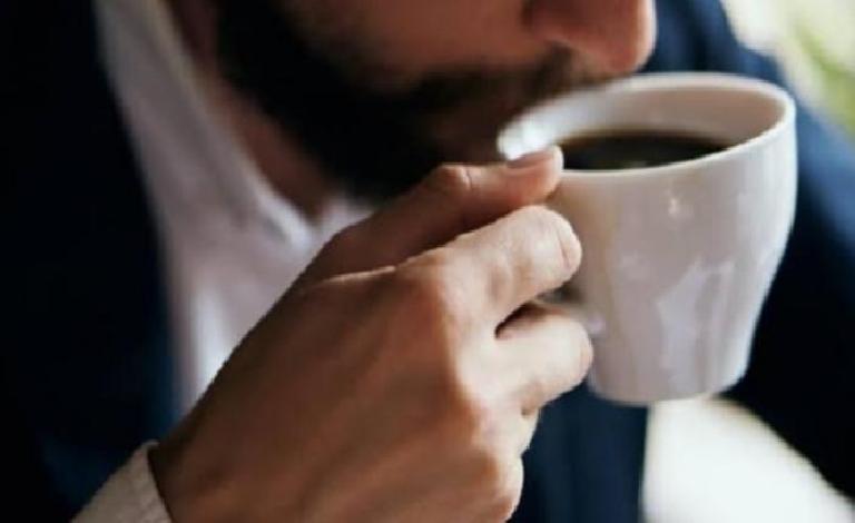 دراسة: شرب أكواب من القهوة يومياً يخفض من خطر الوفاة المبكرة