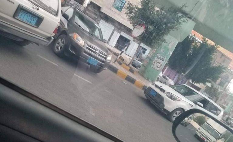 “حمار اليوم”.. منصة تواصل ساخرة لرصد مخالفي “عكس السير” باليمن